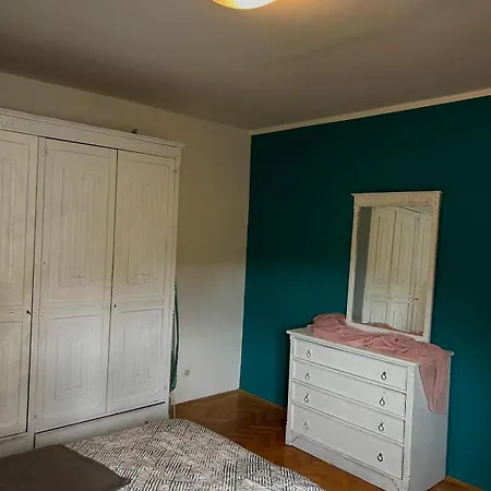 Monika Near The 아파트 *